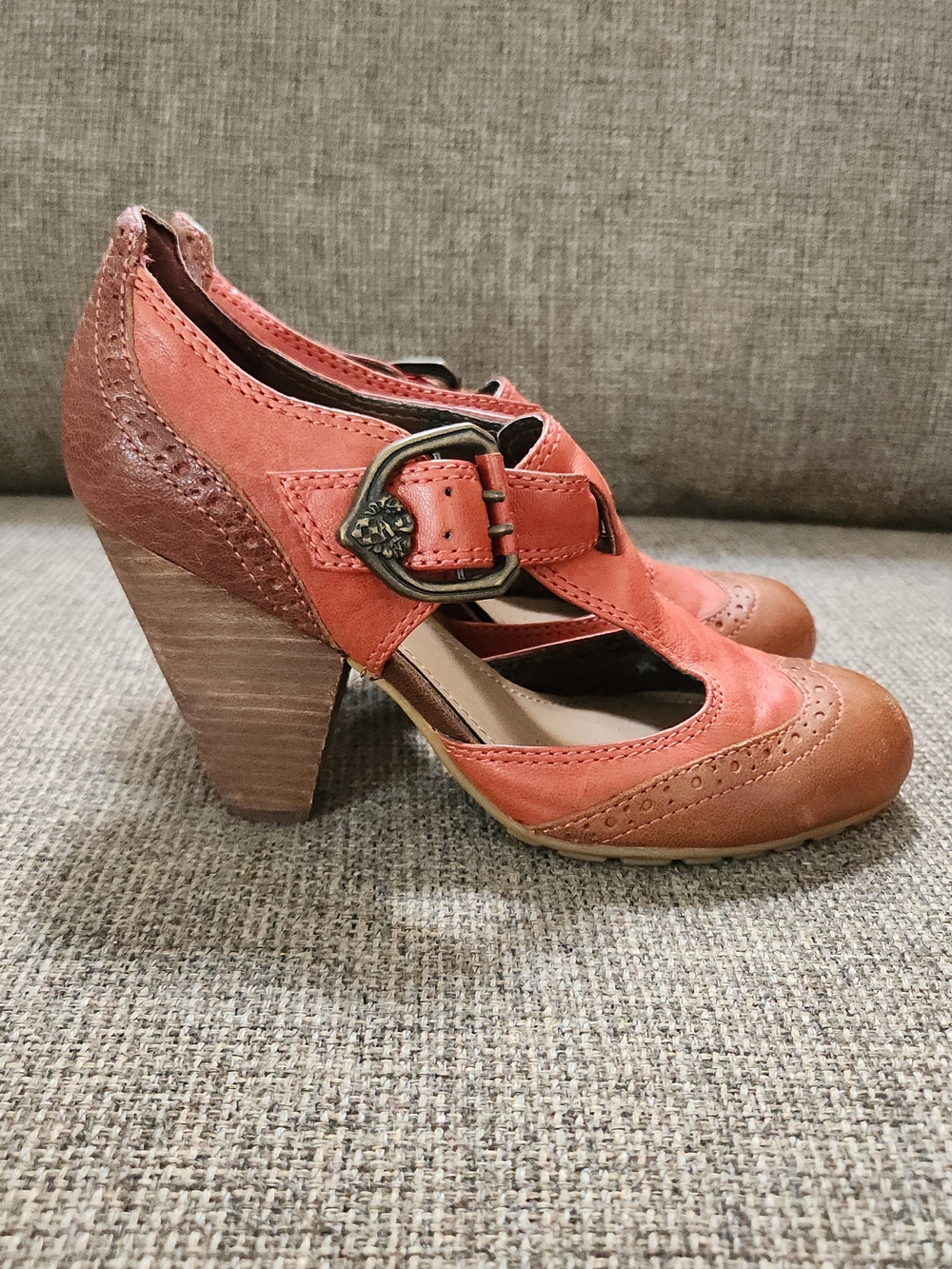 Vince Camuto Mary Jane Rust Red and Brown Block Leather Oxford Heels Buckle 6.5